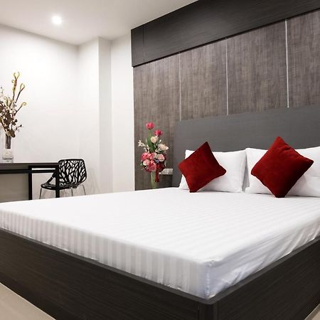 Db Plus 5 Bangkok Esterno foto