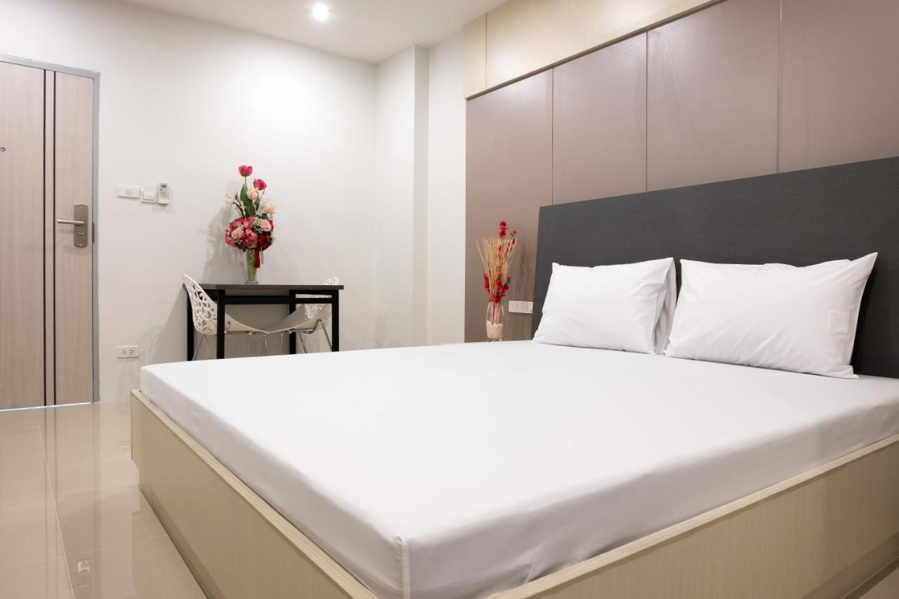 Db Plus 5 Bangkok Esterno foto