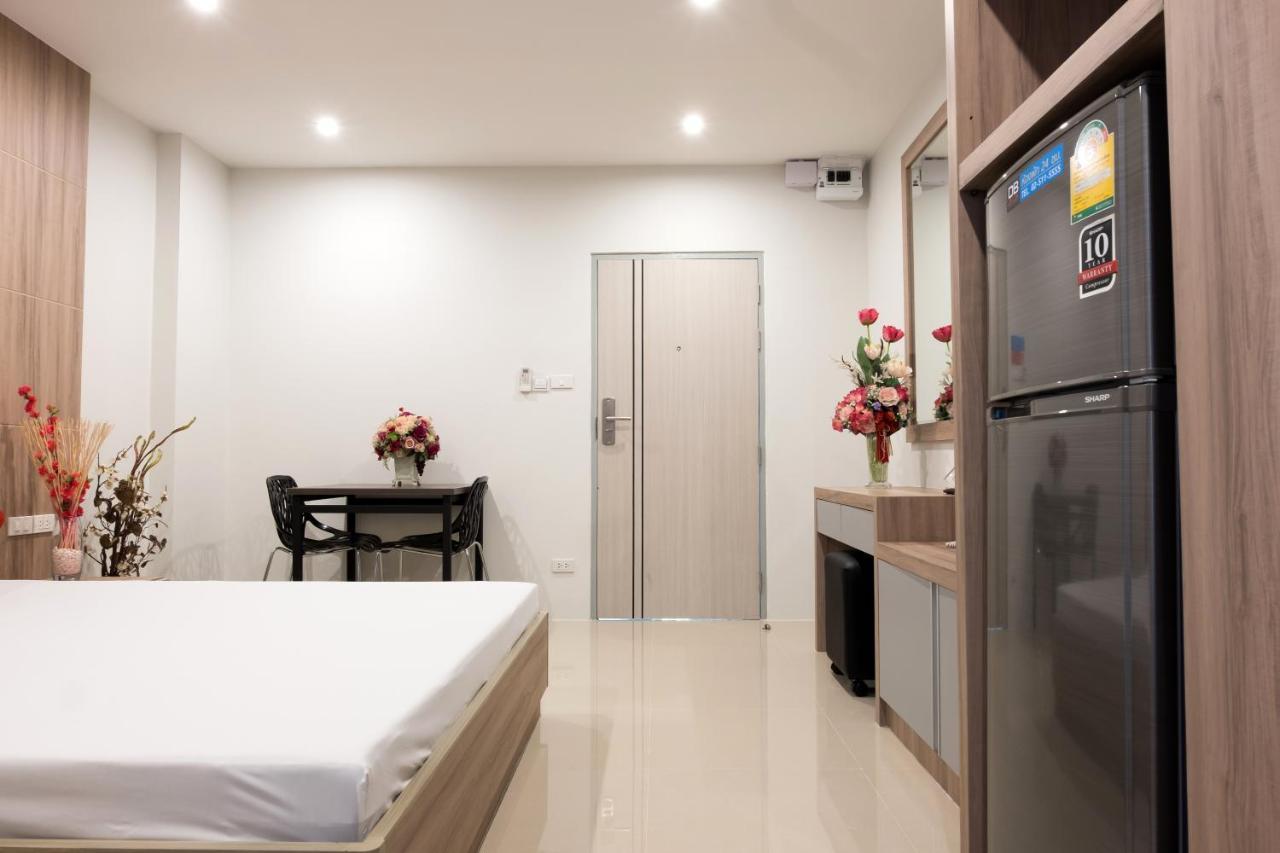 Db Plus 5 Bangkok Esterno foto