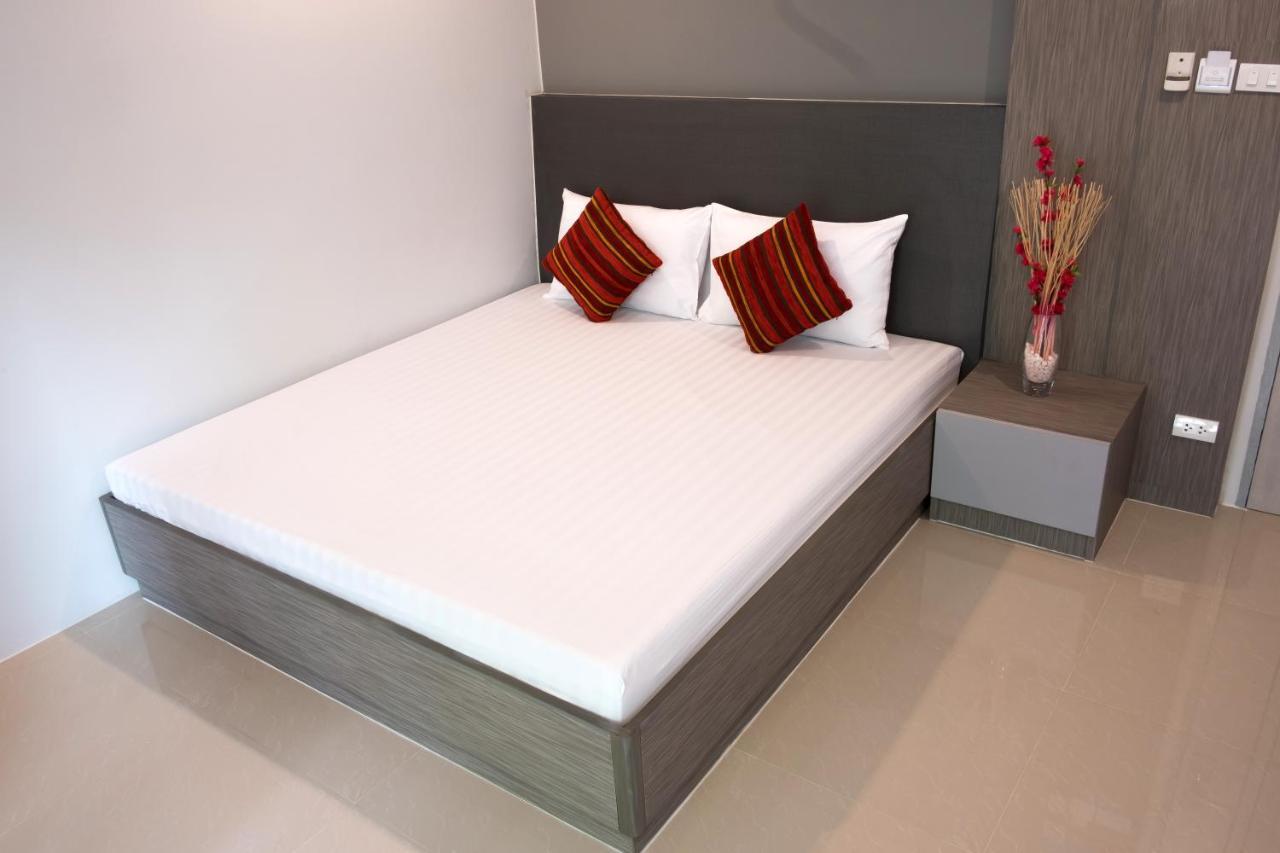 Db Plus 5 Bangkok Esterno foto