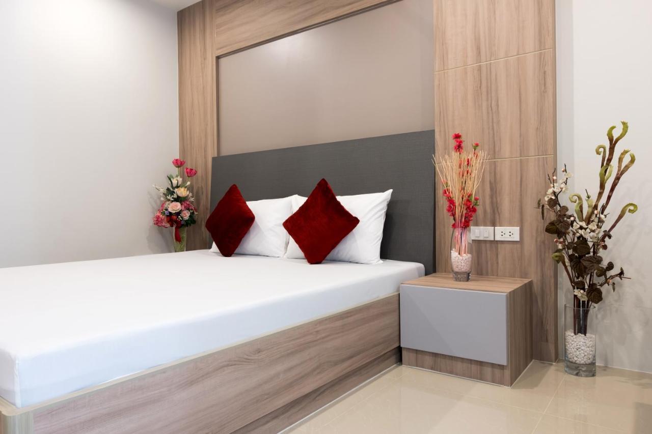 Db Plus 5 Bangkok Esterno foto