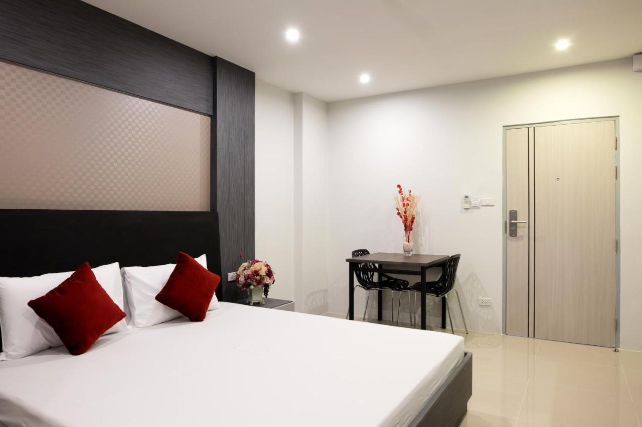 Db Plus 5 Bangkok Esterno foto