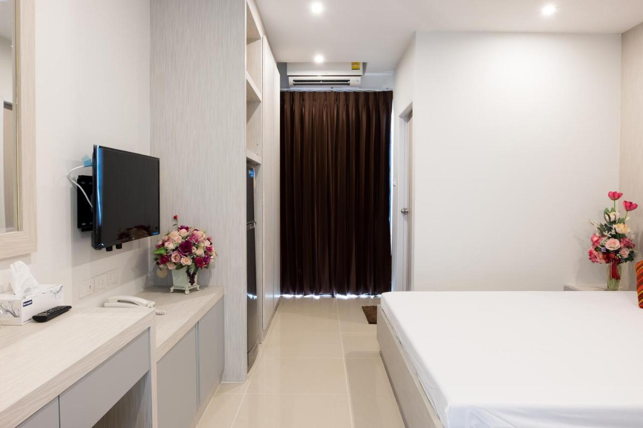 Db Plus 5 Bangkok Esterno foto